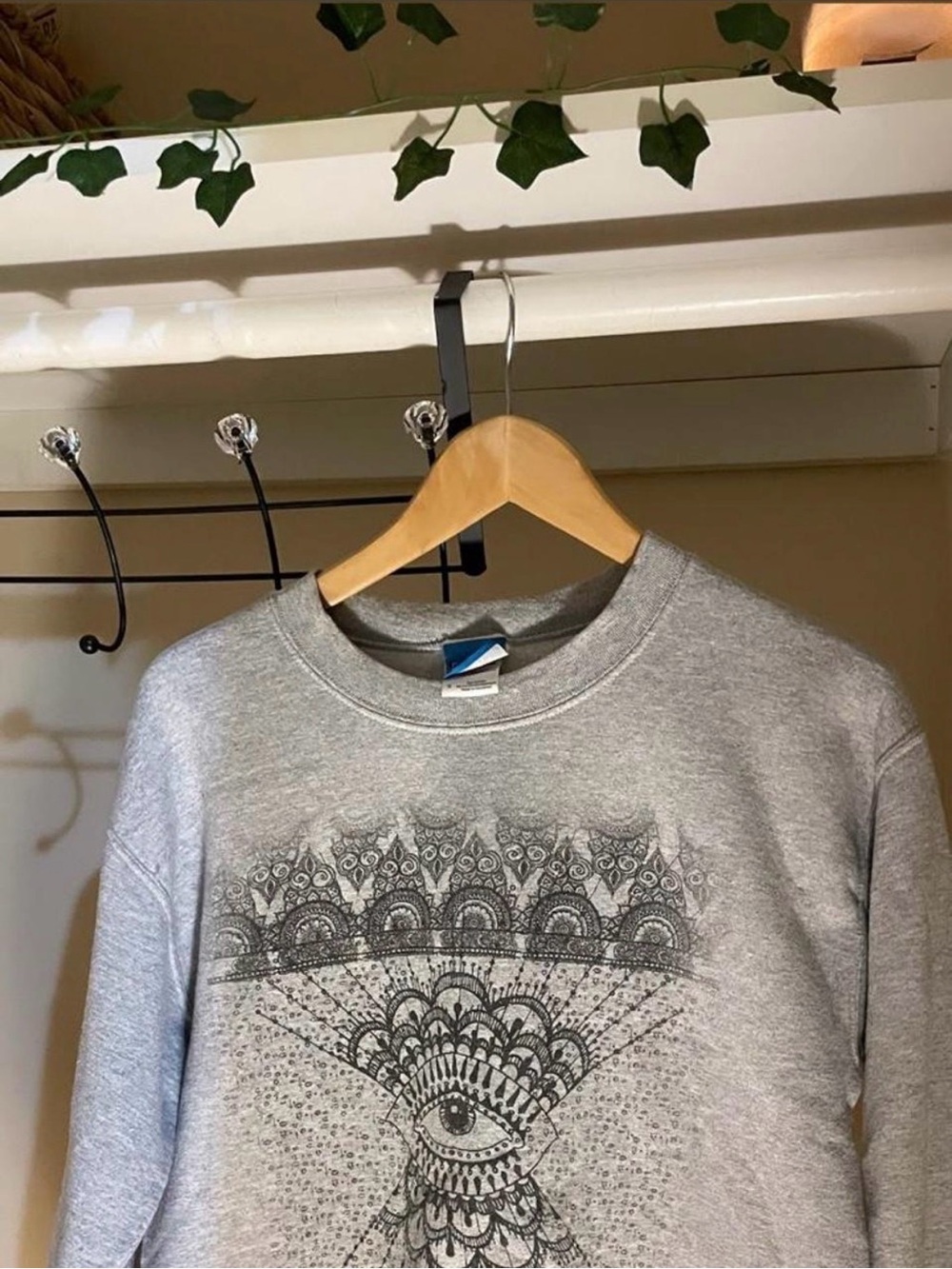 Gray Graphic Crewneck Sweatshirt